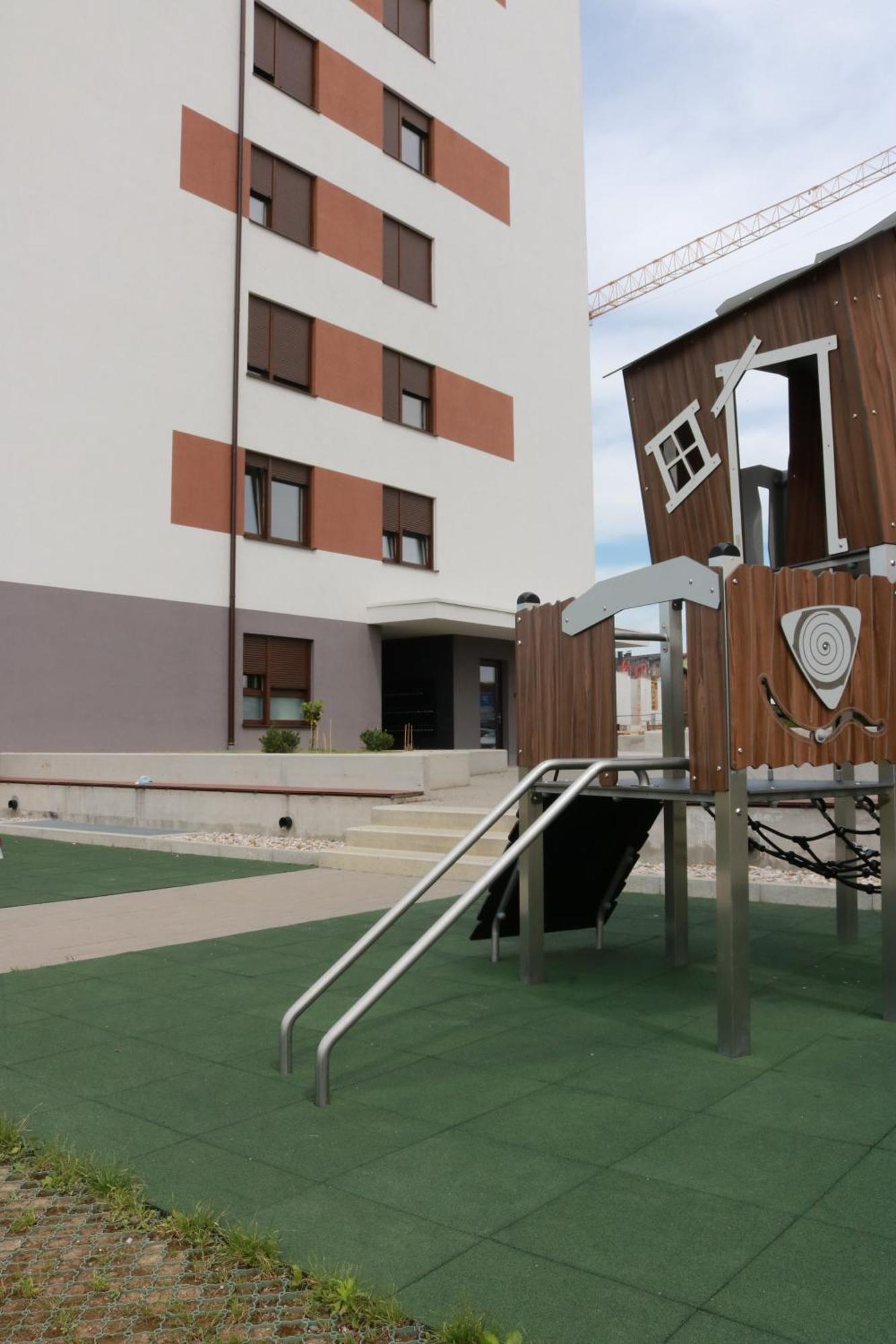 Apartment Queen Karlovac Eksteriør bilde