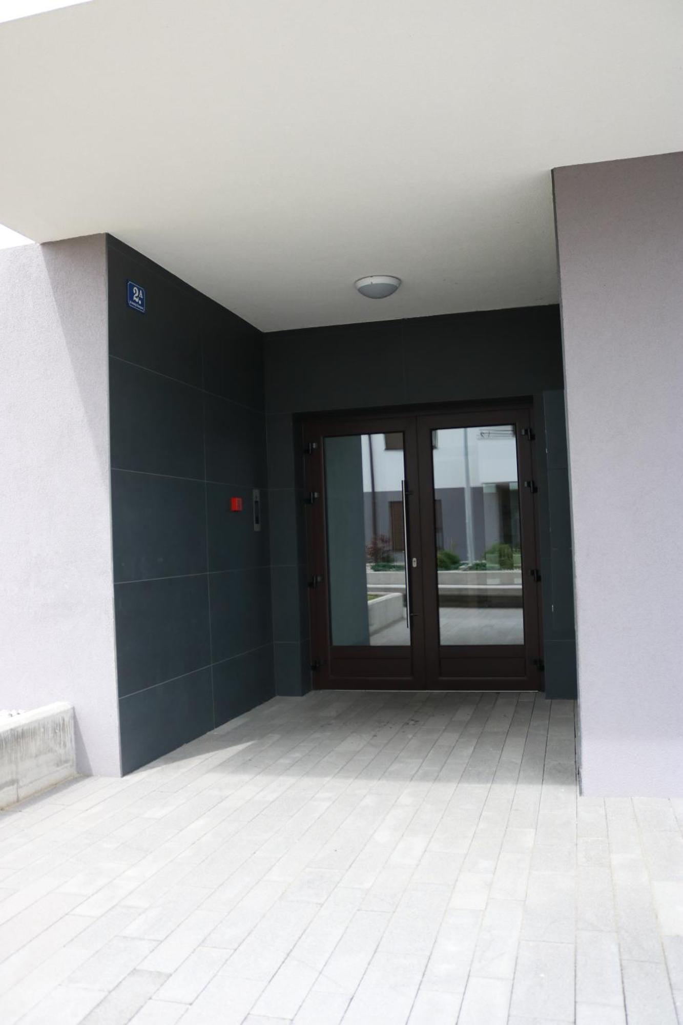 Apartment Queen Karlovac Eksteriør bilde