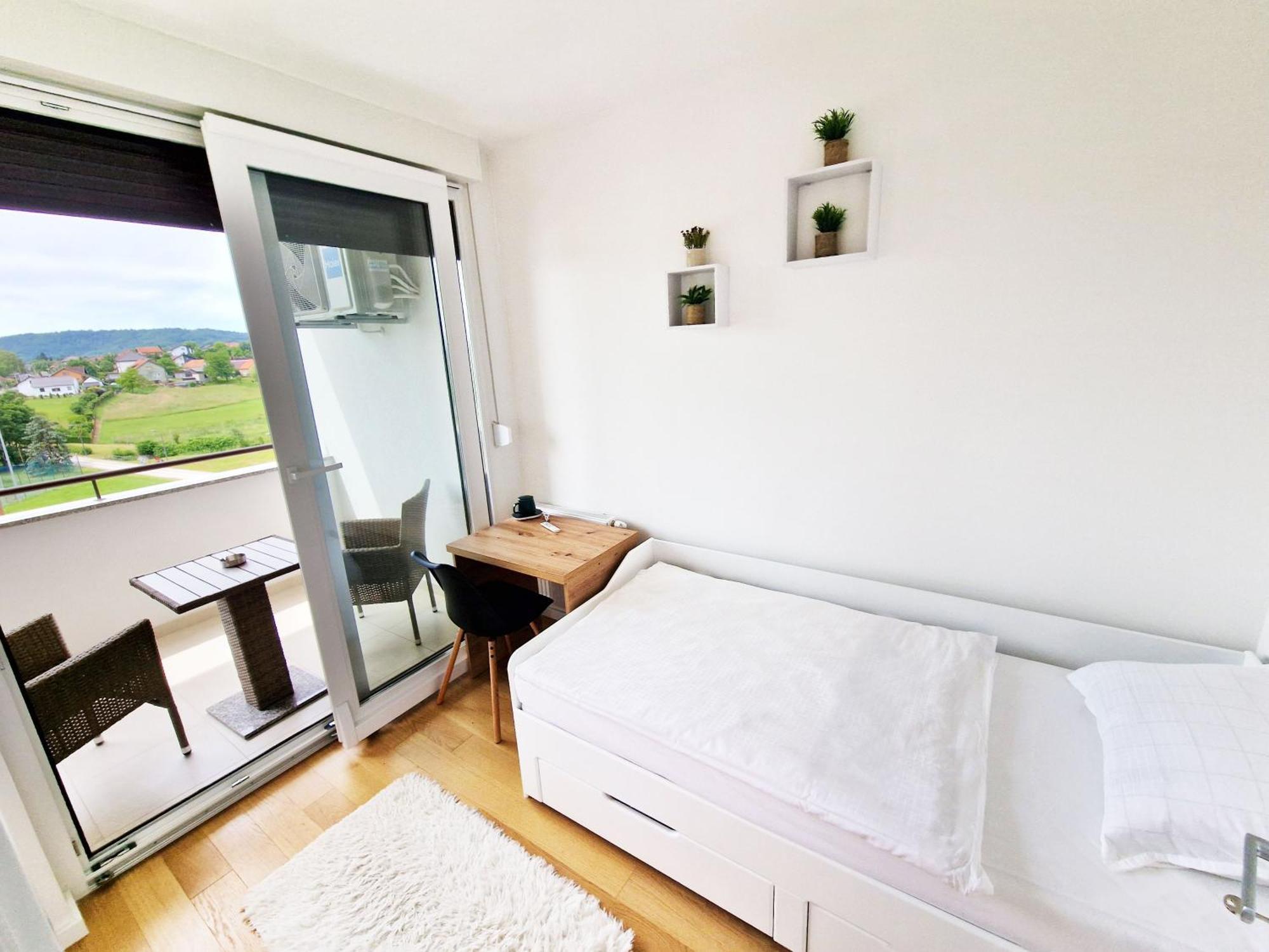 Apartment Queen Karlovac Eksteriør bilde